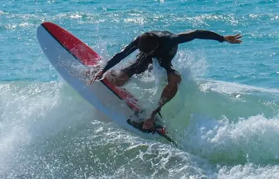 آکادمی موج‌سواری رمین در چابهار